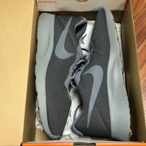 Nike tennis shoes. NWOT